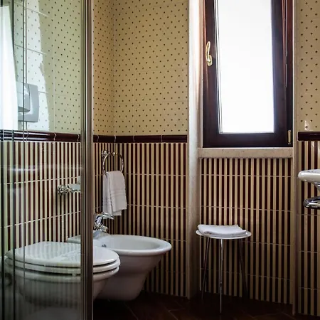 Petite Fleur Hotel