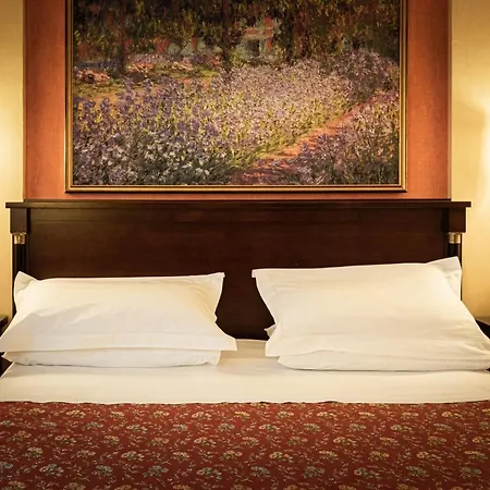 Petite Fleur Отель Рокказаро