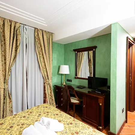 Отель Petite Fleur 3*