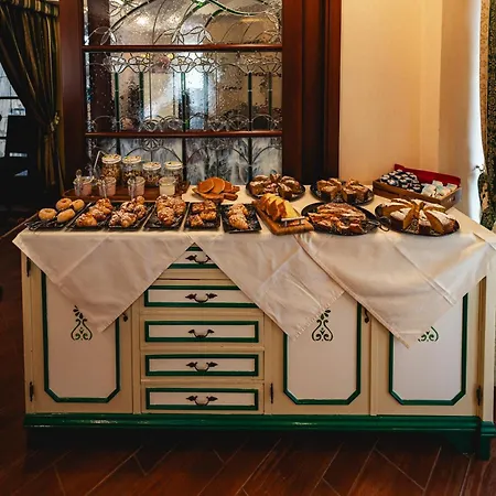 Отель Petite Fleur Рокказаро