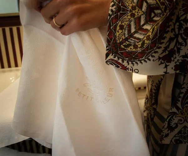 Petite Fleur ロッカラーゾ